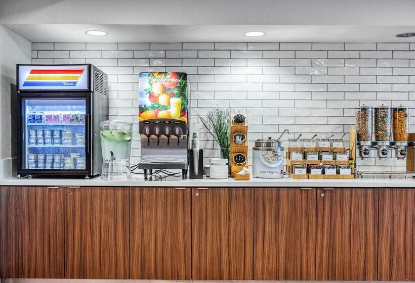 בית מלון כפרי Fairfield Inn & Suites By Marriott Penticton