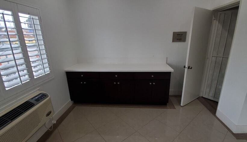 مُتل Crestridge Inn