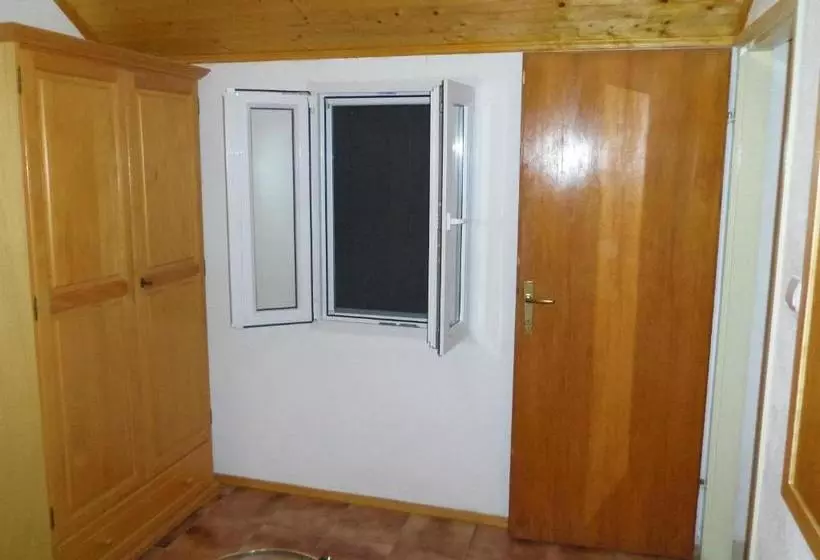 House Mate