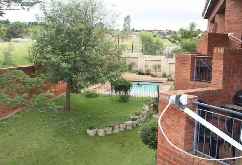 Jozistay Savannah Apartments