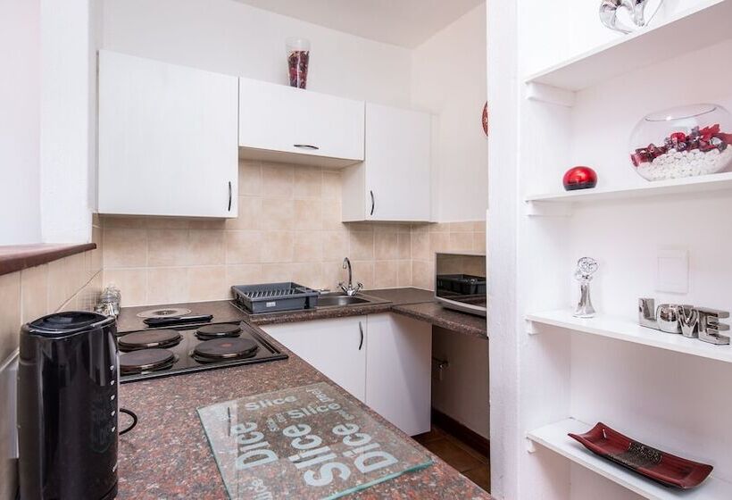 Jozistay Savannah Apartments