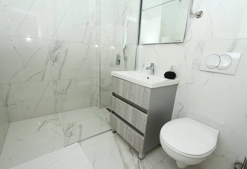 پانسیون Apartments Lazy Hill