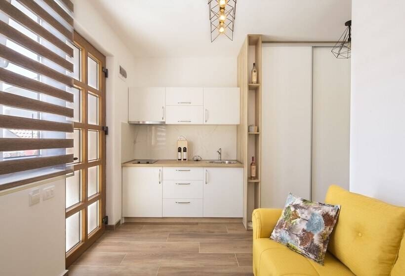 پانسیون Apartments Lazy Hill