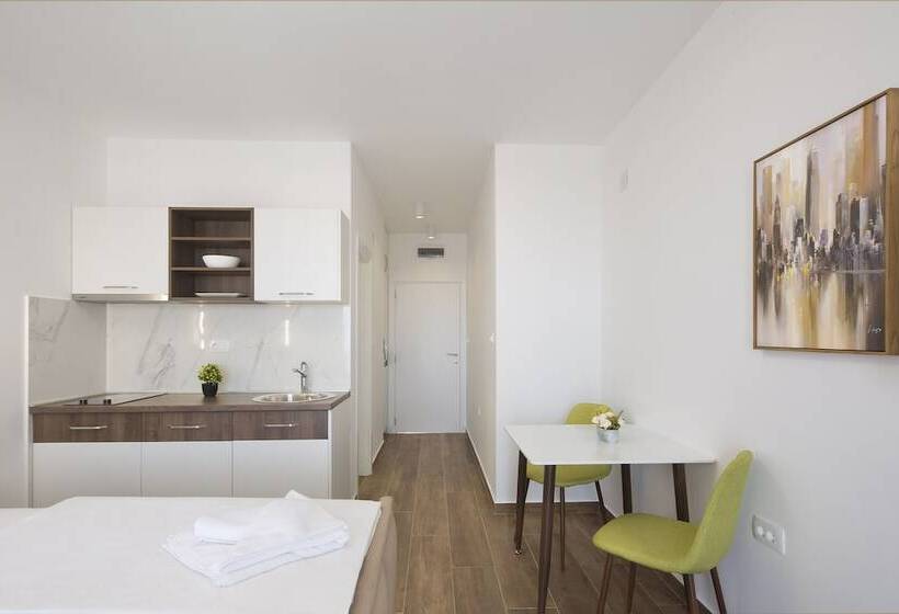 پانسیون Apartments Lazy Hill