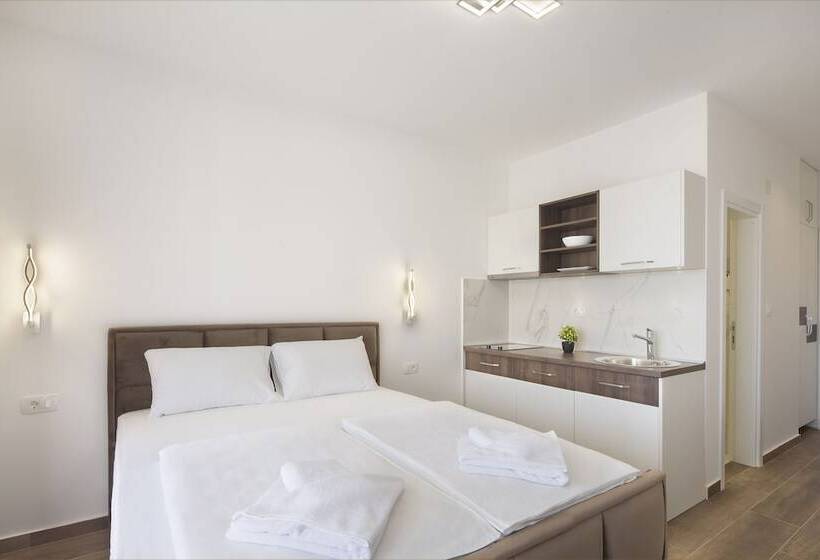 پانسیون Apartments Lazy Hill