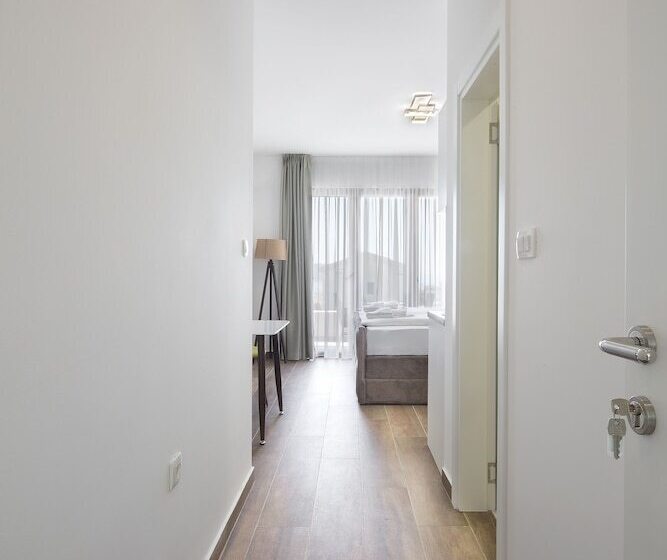 پانسیون Apartments Lazy Hill