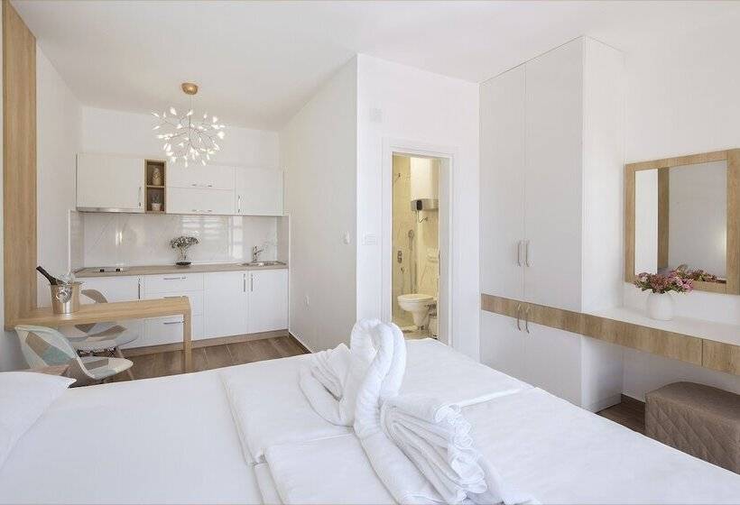 پانسیون Apartments Lazy Hill