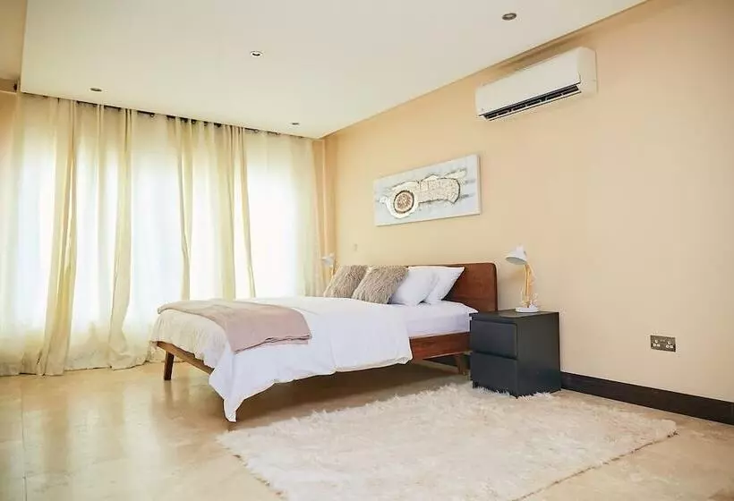 پانسیون Regal Spaces At Imperial Grove