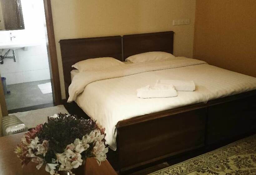 Pensió Yoho Siyara Homestay