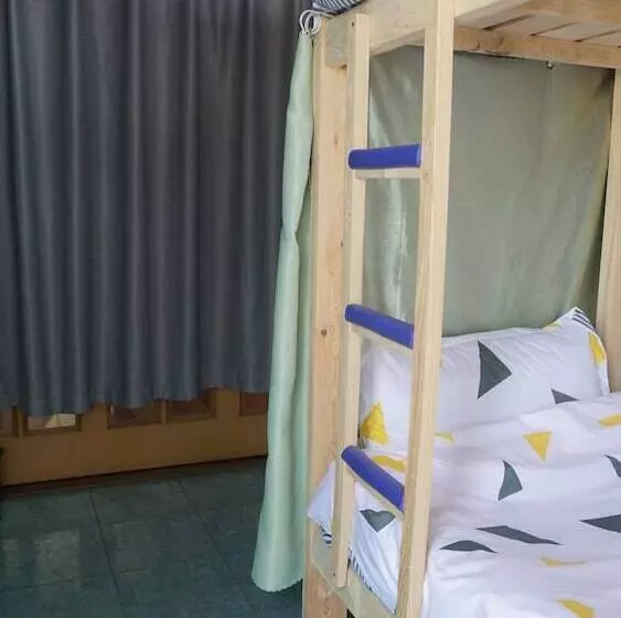 Shanghai Mofang Style Girls' Hostel