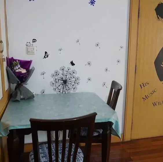Shanghai Mofang Style Girls' Hostel