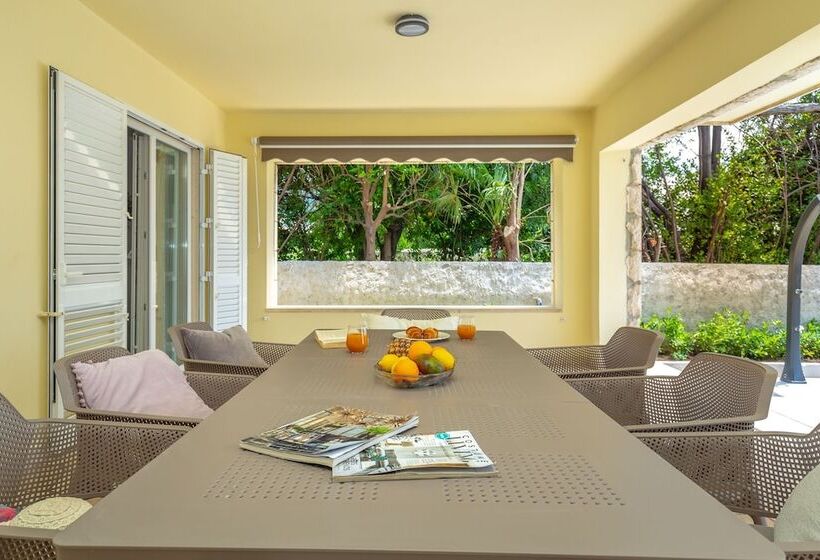 Hedera Estate, Villa Hedera V