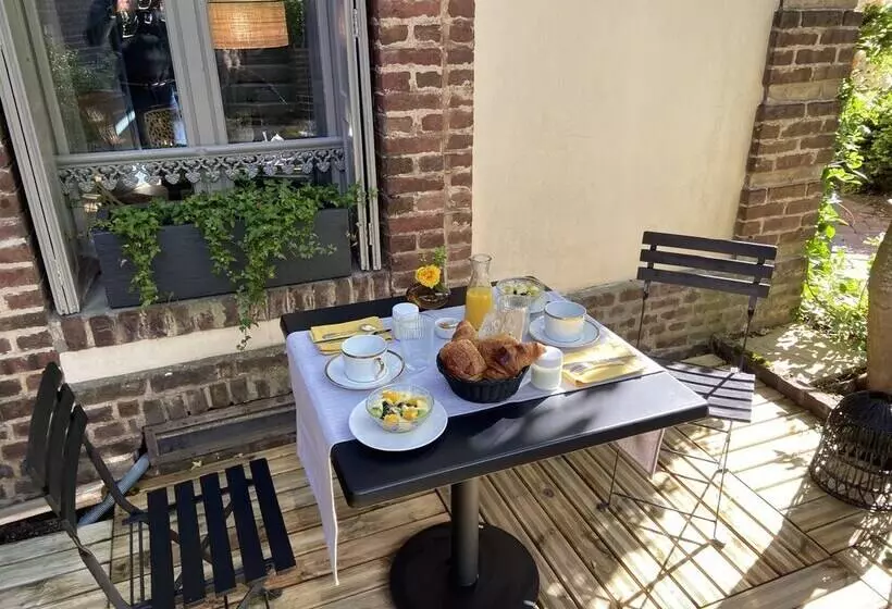 Aamiaismajoitus (B&B) Villa Du Cedre Honfleur