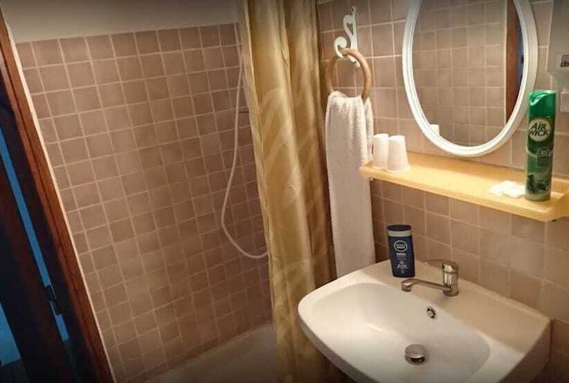 ホテル L Auberge Du Moulin De La Tave