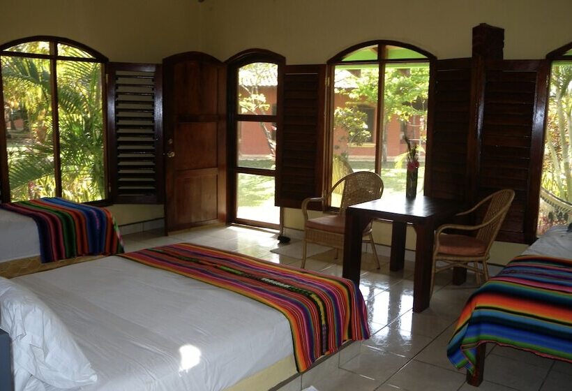 هتل Tranquility Bay Beach Retreat