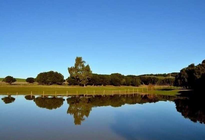 בית מלון כפרי Wakana Lake Glamping