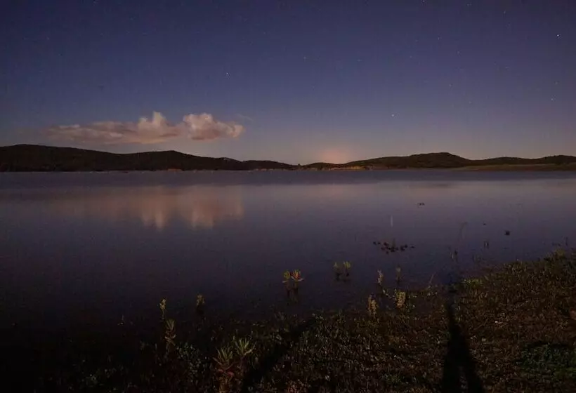 Hotelli Wakana Lake Glamping