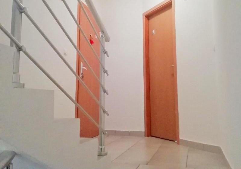 호텔 Apartments Kristina