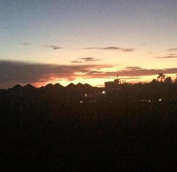 فندق Bali Full Moon Guest House