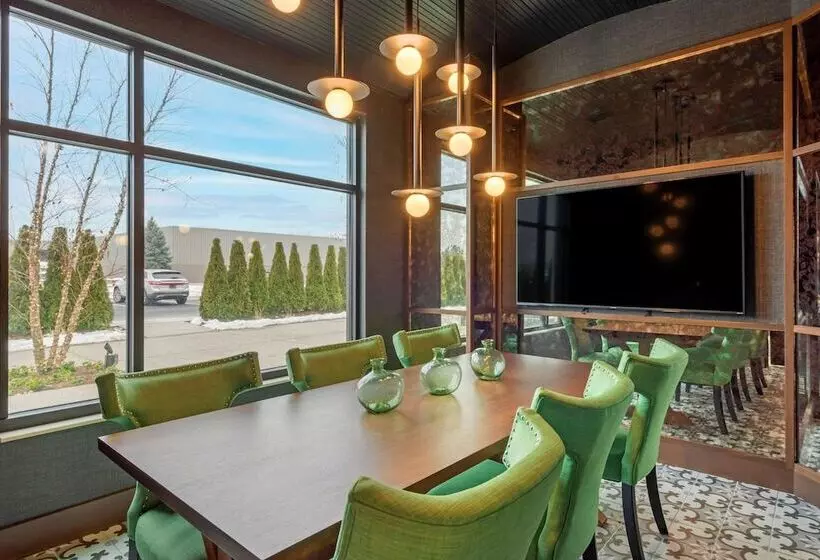 Cambria Hotel Detroit Shelby Township