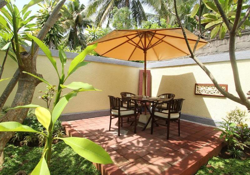 Отель Frangipani Homestay