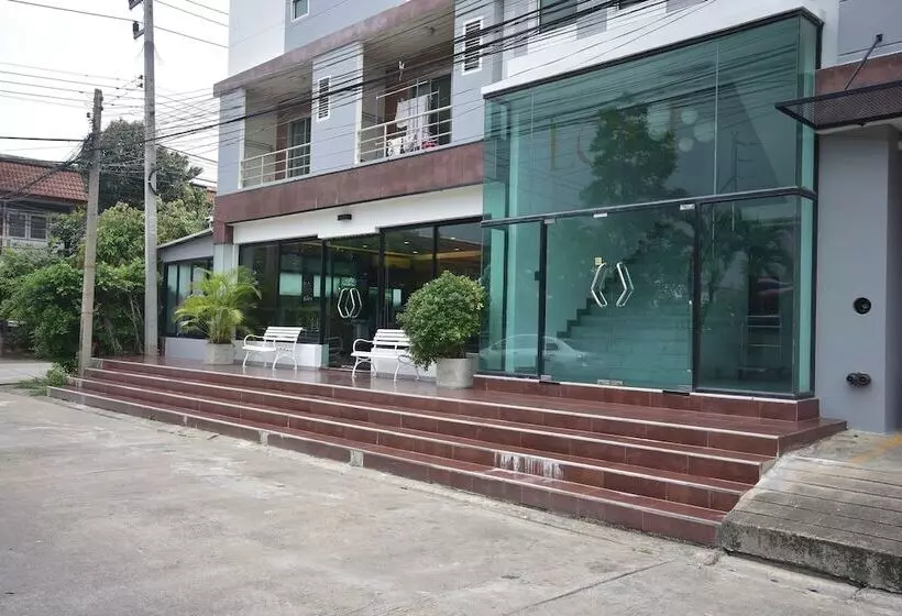 هتل Loft Salaya