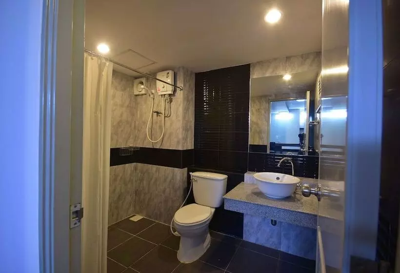 هتل Loft Salaya