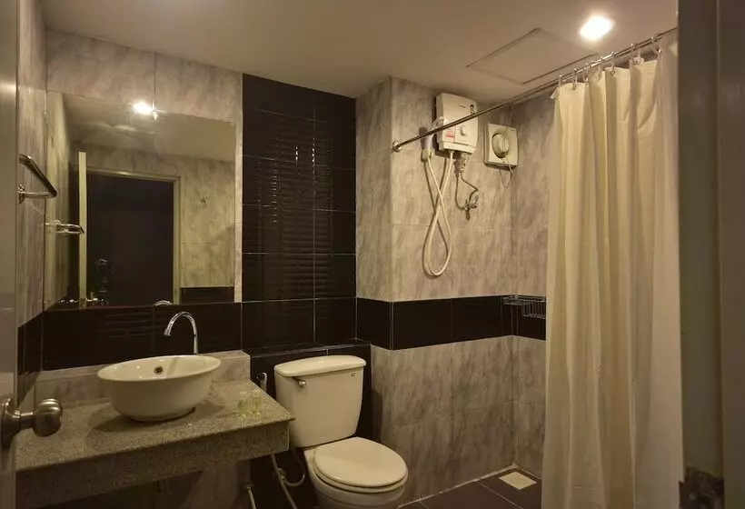 هتل Loft Salaya