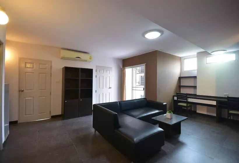 هتل Loft Salaya