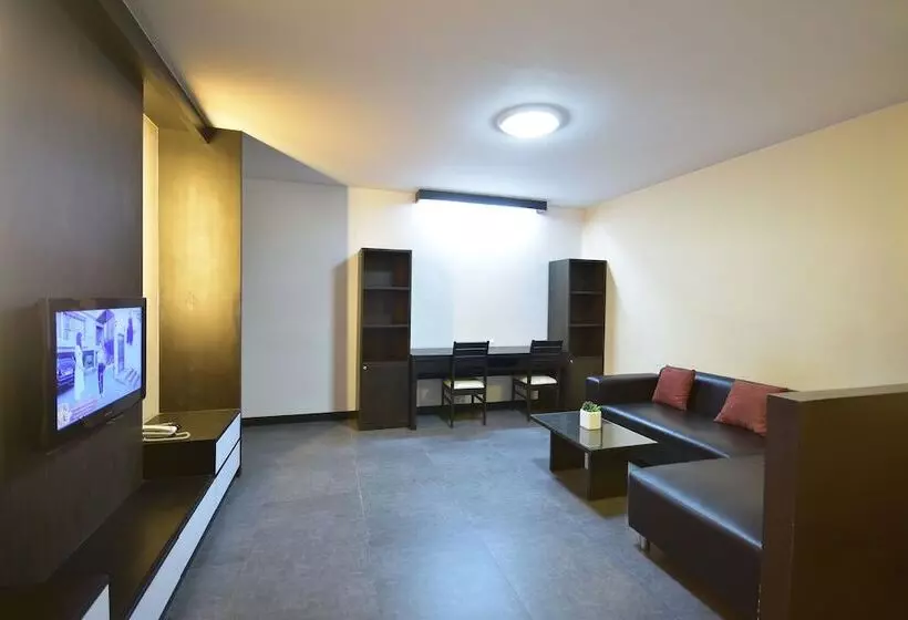 هتل Loft Salaya
