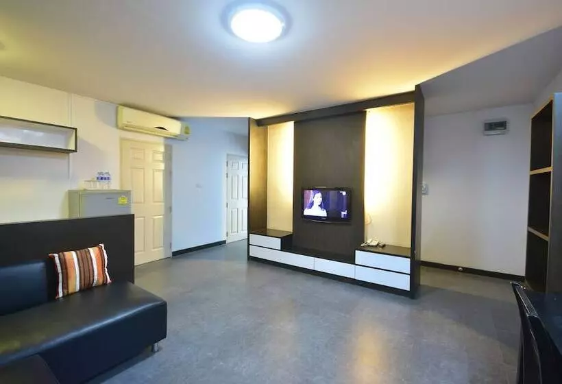 هتل Loft Salaya