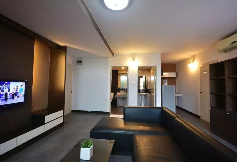 هتل Loft Salaya