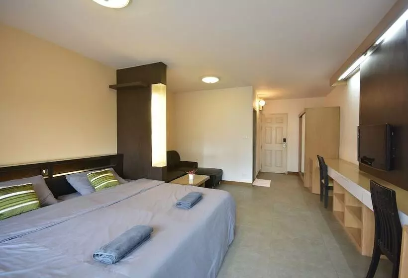 هتل Loft Salaya