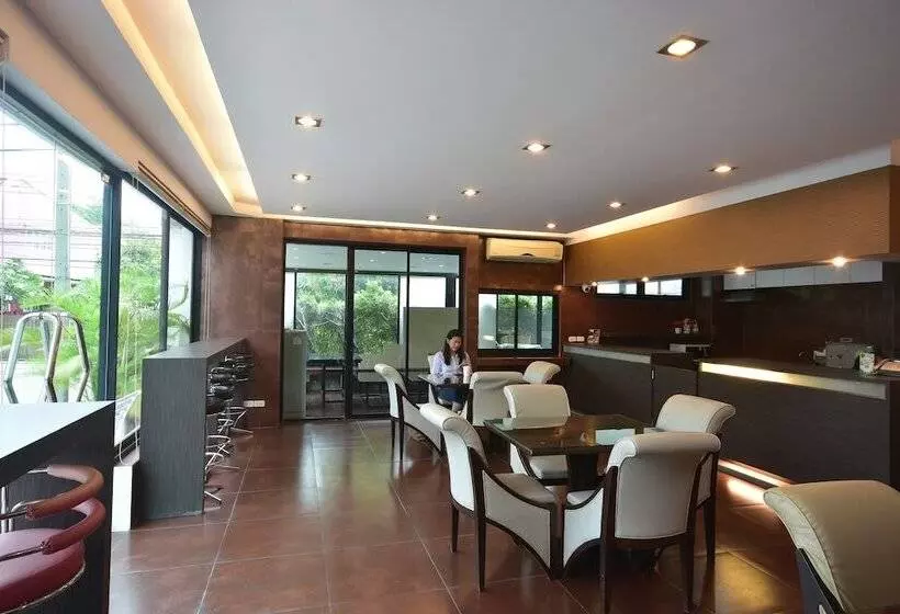 هتل Loft Salaya