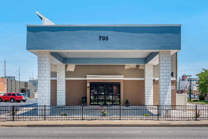 فندق Quality Inn & Suites Evansville Downtown