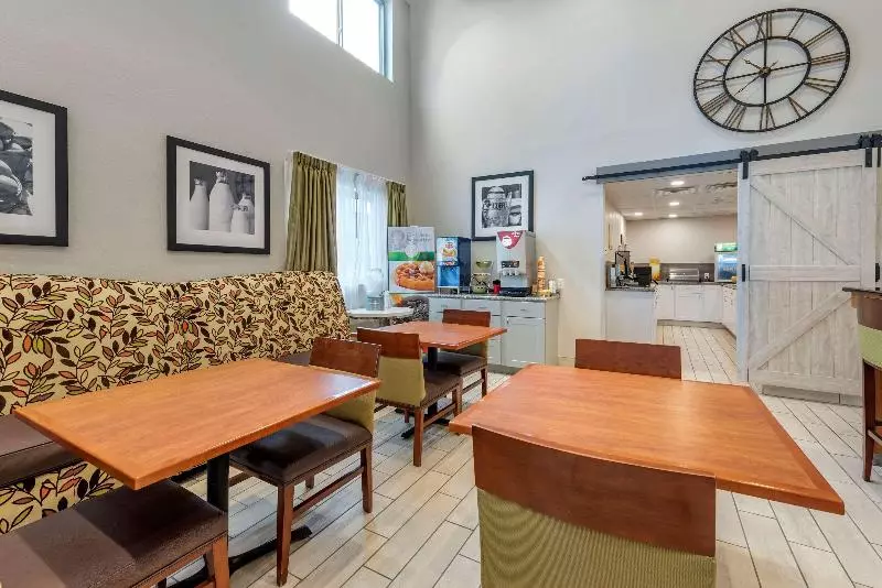 Hotelli Quality Inn & Suites Evansville Downtown
