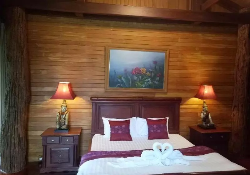 هتل Woodland Museum & Resort