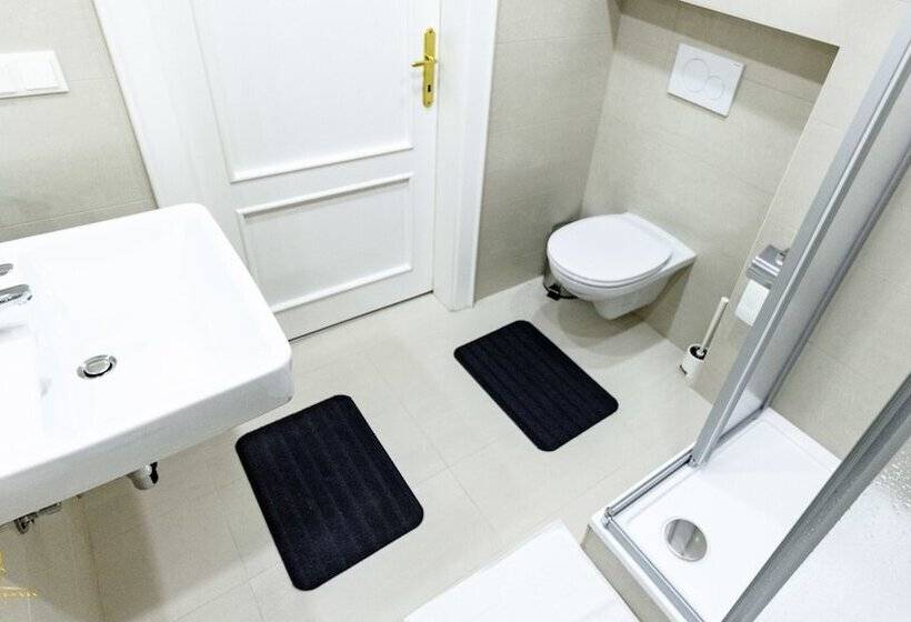 My City Apartments   Prime Location