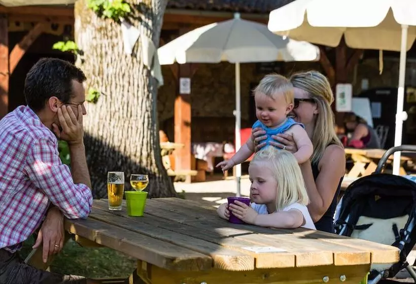 Hotelli Camping Domaine Des Mathevies