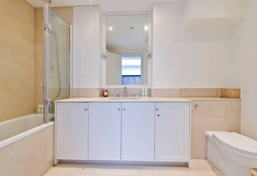 4 Bedroom House, Holland Park