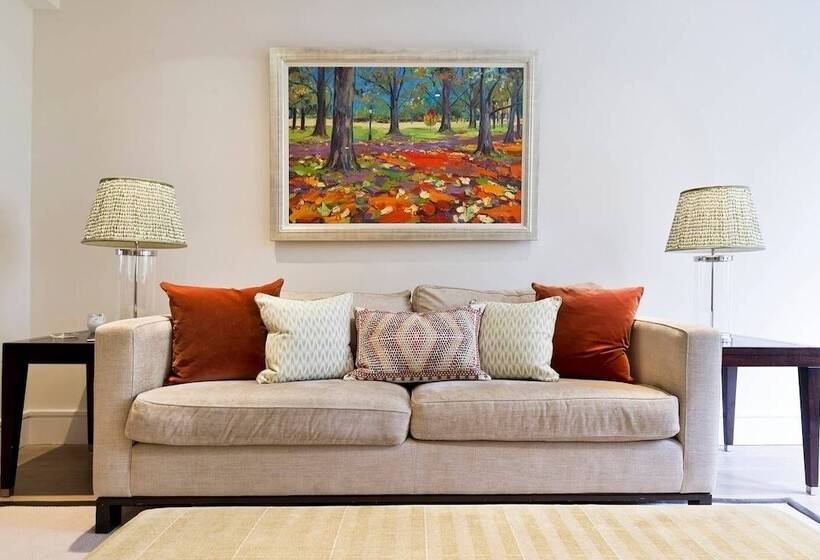 4 Bedroom House, Holland Park