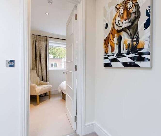 4 Bedroom House, Holland Park