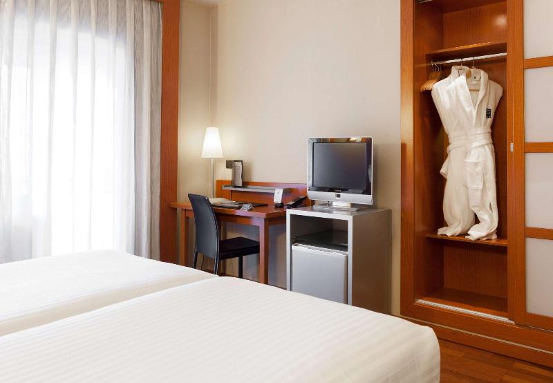 Ac Hotel Ponferrada By Marriott