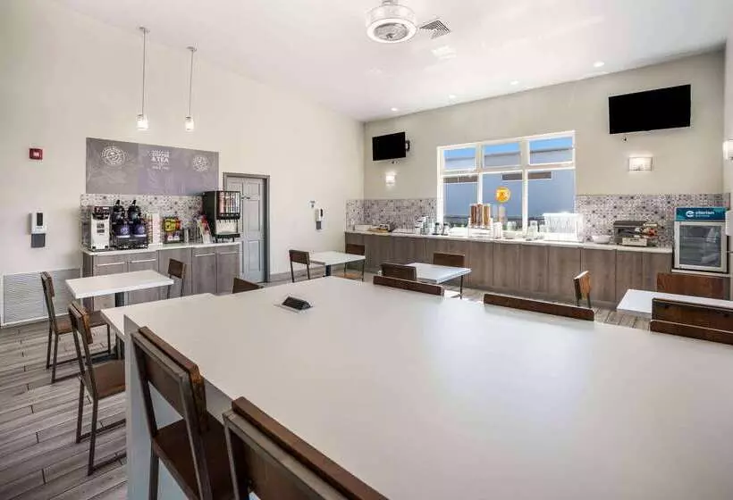 هتل Americinn By Wyndham Green Bay Near Stadium