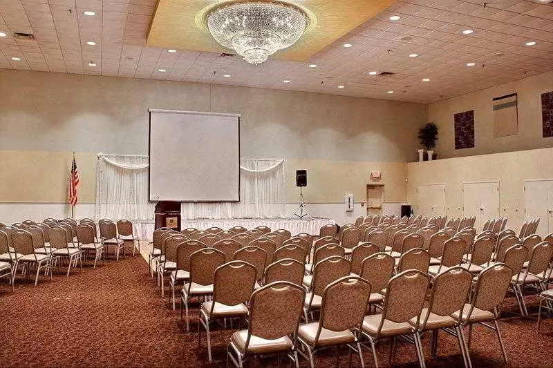 호텔 Comfort Inn & Suites At I 74 And 155