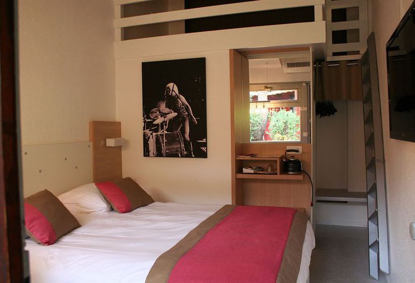 هتل Ibis Styles Aix En Provence Mas Des Oliviers