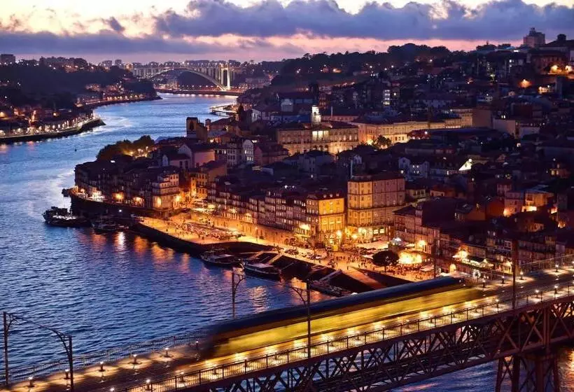 Pestana Vintage Porto Hotel & World Heritage Site