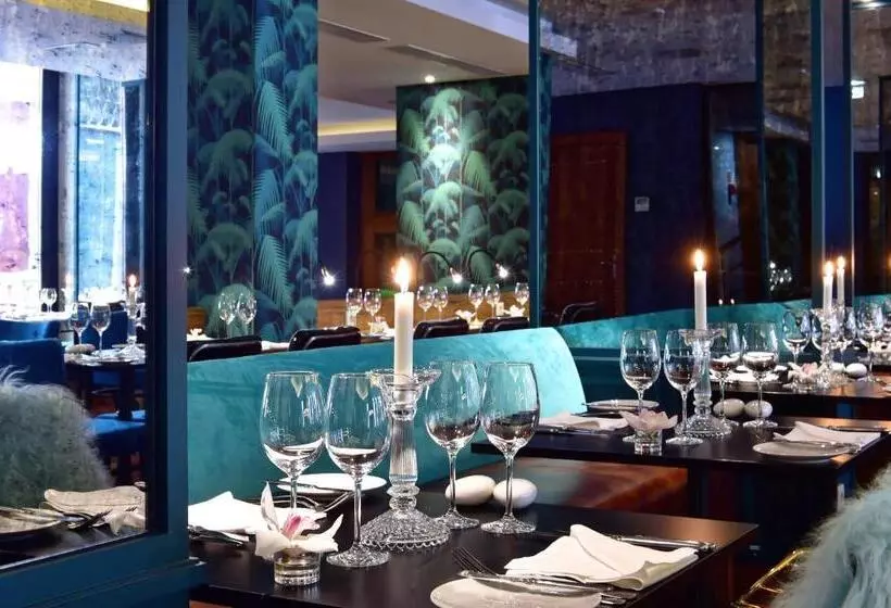 Pestana Vintage Porto Hotel & World Heritage Site