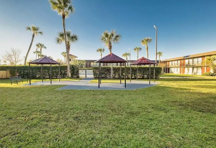 ホテル Red Roof Inn Plus+ St. Augustine