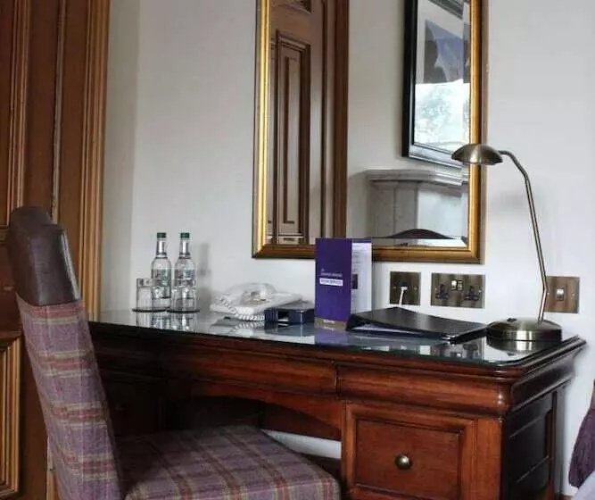 בית מלון כפרי The Grange Manor